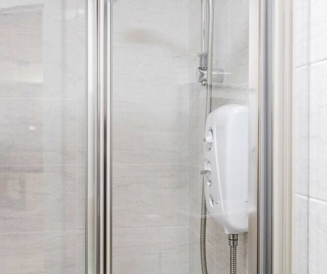 Bedford Hospitalsouth Wing4 Guests3 Bedswifi