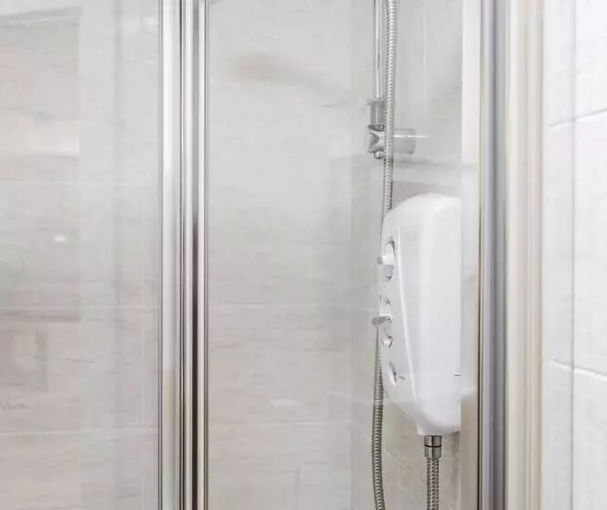 Bedford Hospitalsouth Wing4 Guests3 Bedswifi