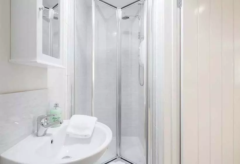 Bedford Hospitalsouth Wing4 Guests3 Bedswifi