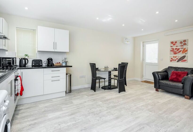 Bedford Hospitalsouth Wing4 Guests3 Bedswifi