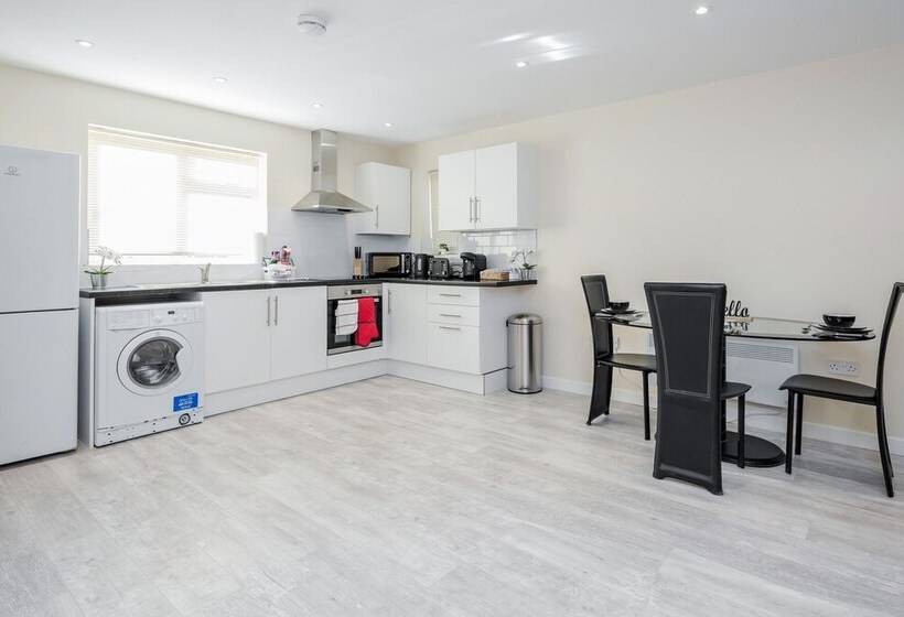 Bedford Hospitalsouth Wing4 Guests3 Bedswifi