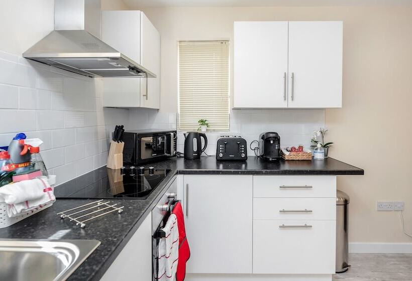 Bedford Hospitalsouth Wing4 Guests3 Bedswifi