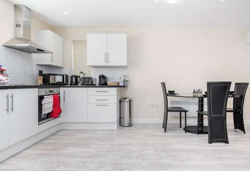 Bedford Hospitalsouth Wing4 Guests3 Bedswifi