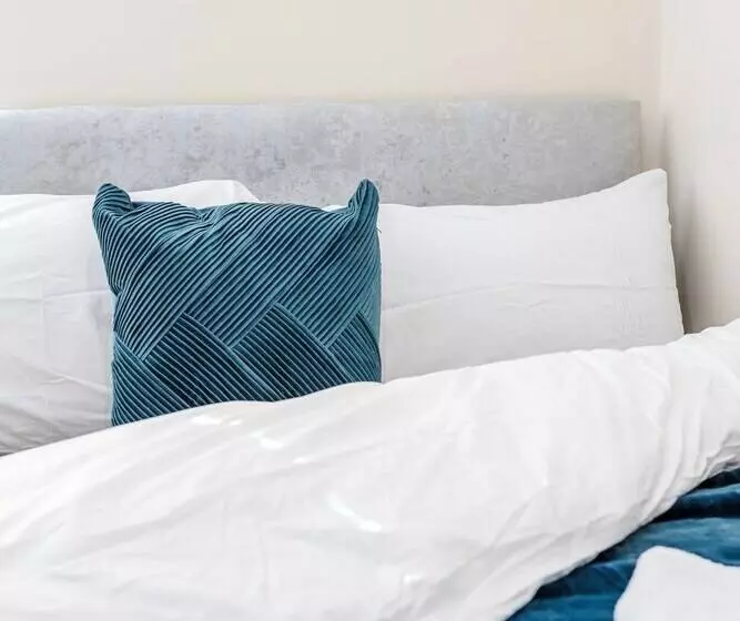 Bedford Hospitalsouth Wing4 Guests3 Bedswifi