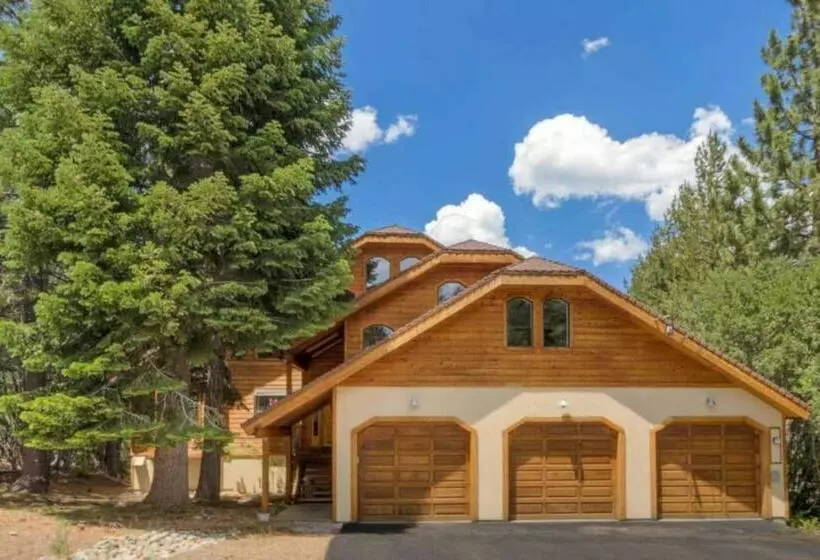 Black Bear By Avantstay Spacious Viking Lodge In Tahoe Donner W Game Room Hot Tub