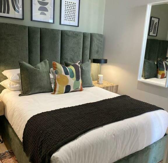 Executive Apartment At Ellipse Waterfall