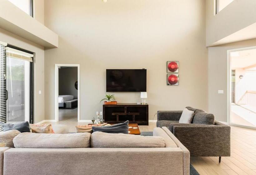 Ivory Buyout By Avantstay Two Home Buyout Near Old Town W Large Patio