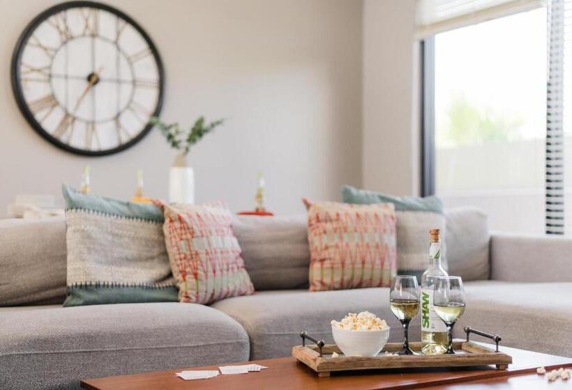 Ivory Buyout By Avantstay Two Home Buyout Near Old Town W Large Patio