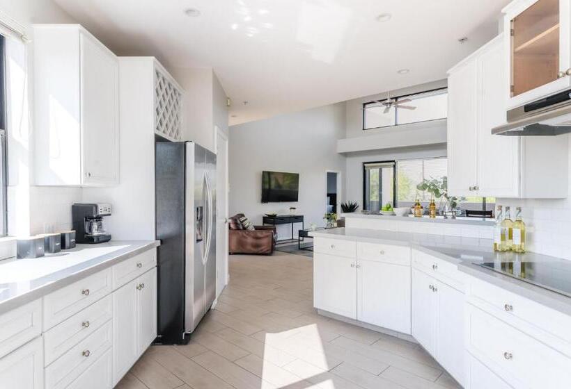 Ivory Buyout By Avantstay Two Home Buyout Near Old Town W Large Patio