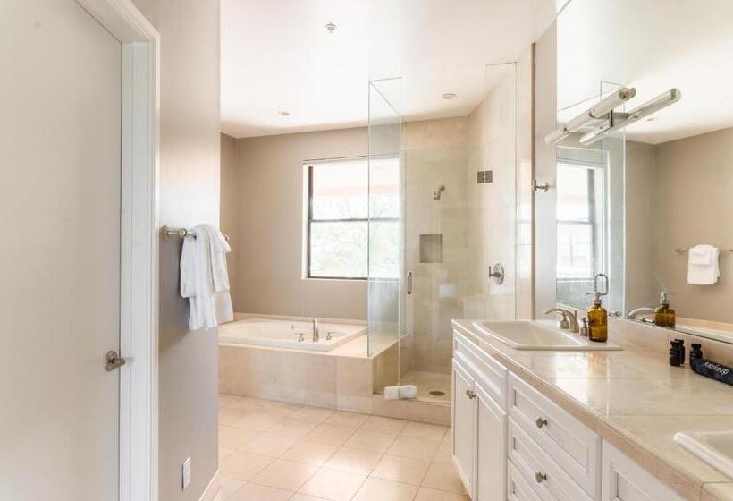 Ivory Buyout By Avantstay Two Home Buyout Near Old Town W Large Patio