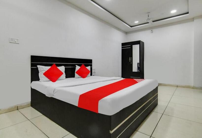 Отель Oyo 91935  Zoyo