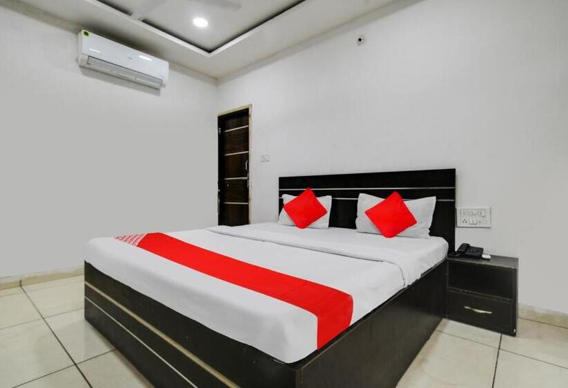 Отель Oyo 91935  Zoyo