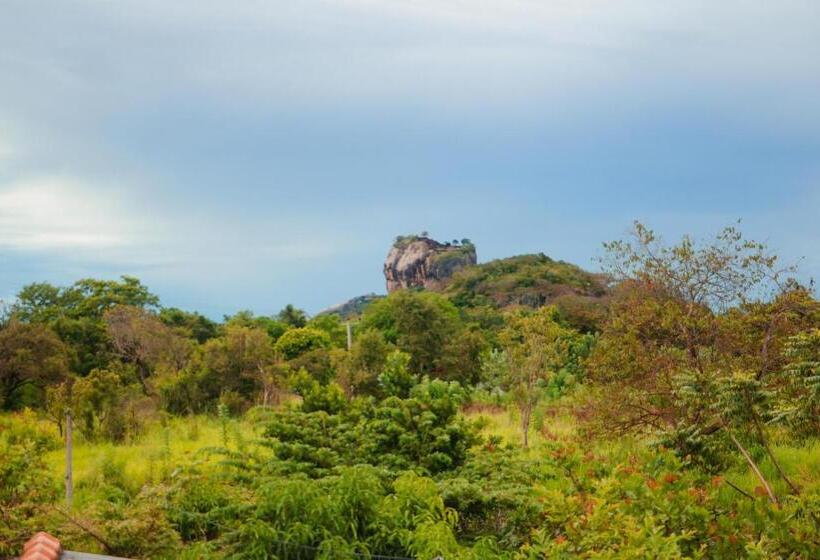 بنسيون Sigiri Gayani Home Stay