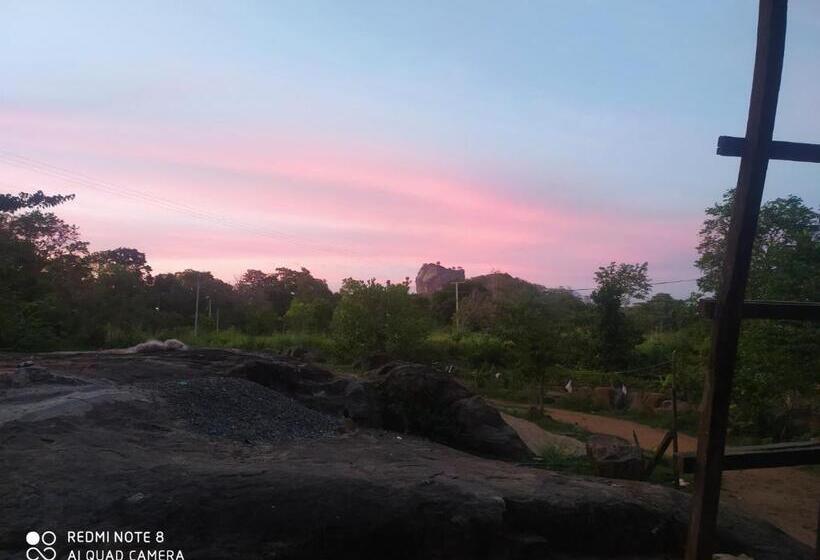 بنسيون Sigiri Gayani Home Stay
