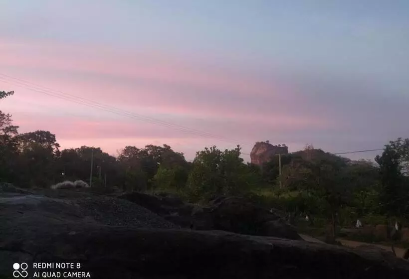 Majatalo Sigiri Gayani Home Stay