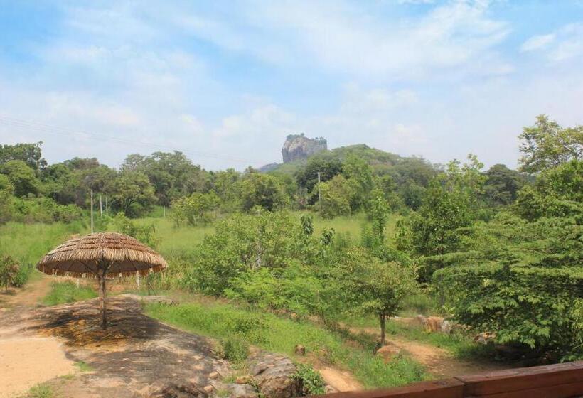 بنسيون Sigiri Gayani Home Stay