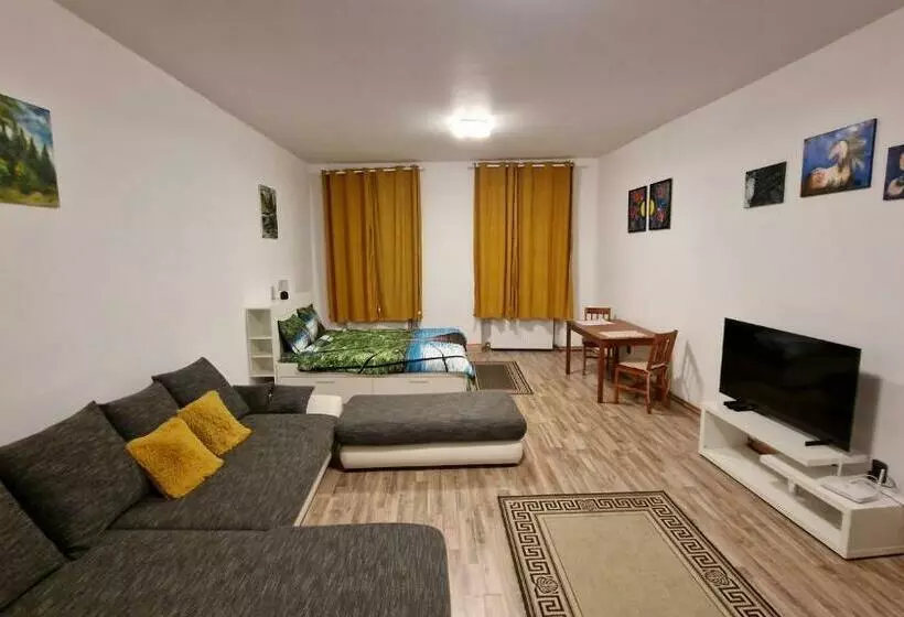 ペンション Vadim S Guesthouse