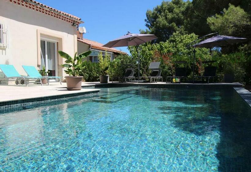 ベッドアンドブレックファースト Au Cœur De La Roque D Anthéron Aux Portes Du Lubéron