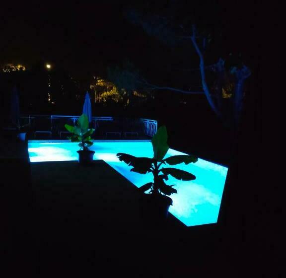 ベッドアンドブレックファースト Au Cœur De La Roque D Anthéron Aux Portes Du Lubéron