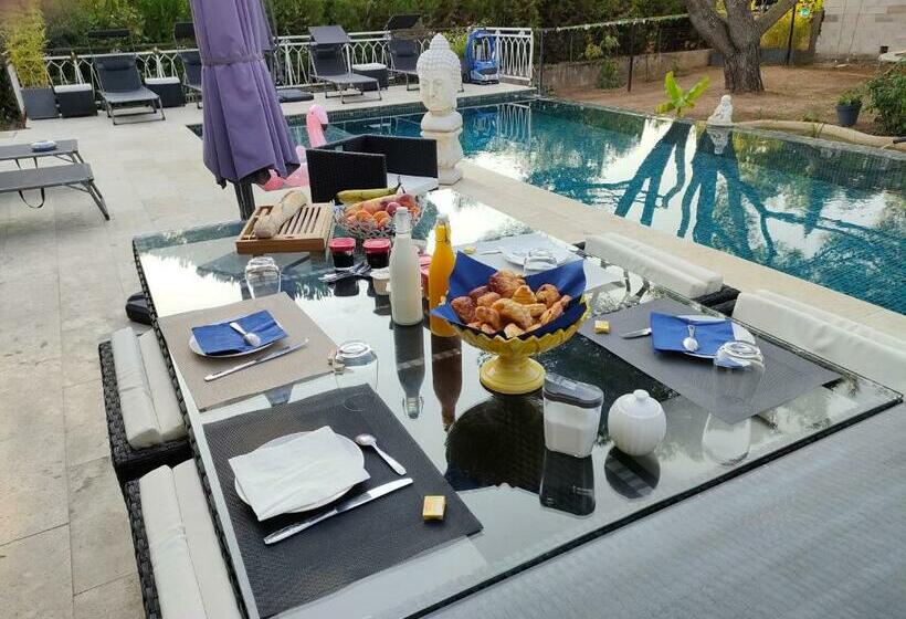 ベッドアンドブレックファースト Au Cœur De La Roque D Anthéron Aux Portes Du Lubéron