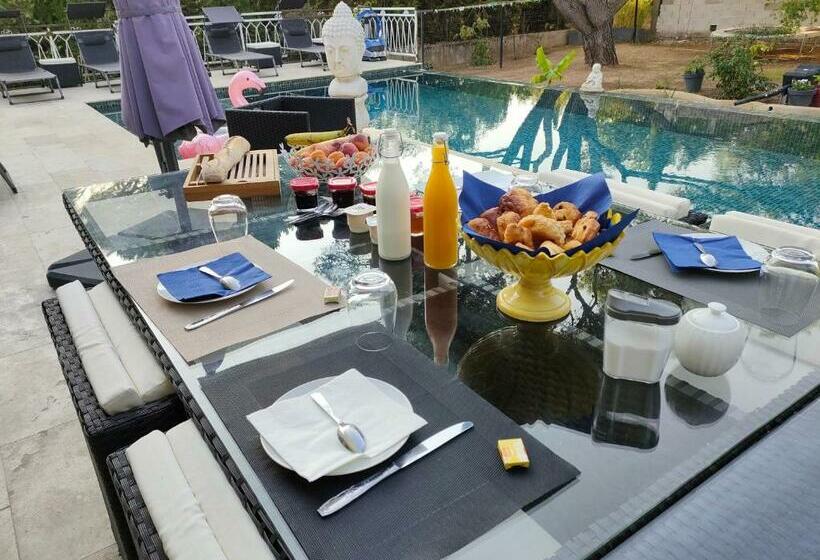 ベッドアンドブレックファースト Au Cœur De La Roque D Anthéron Aux Portes Du Lubéron