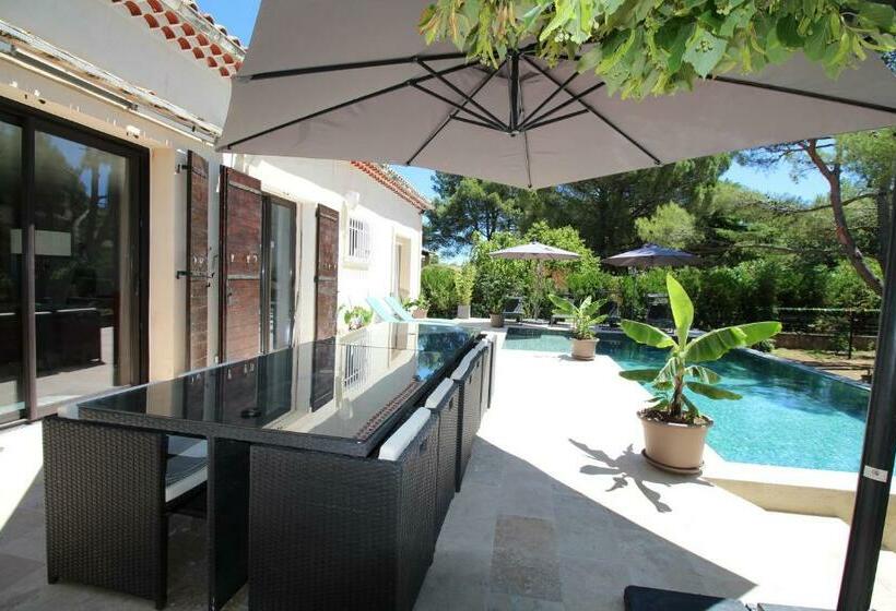 ベッドアンドブレックファースト Au Cœur De La Roque D Anthéron Aux Portes Du Lubéron