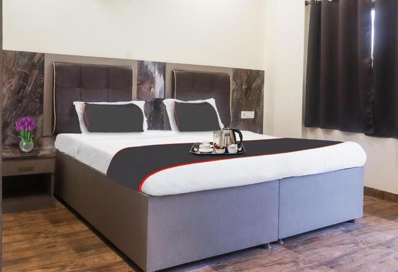 Fabhotel The Villa Ii