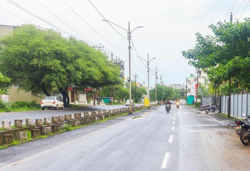 Fabhotel The Villa Ii