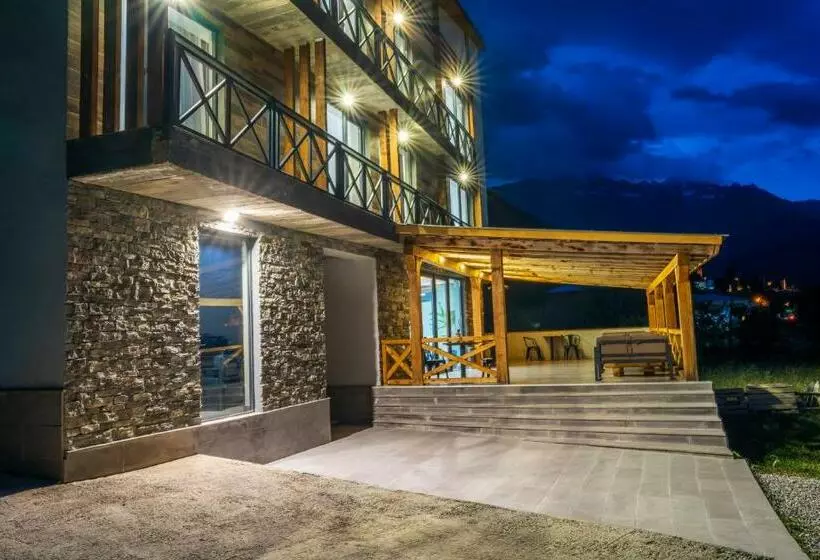 هتل Latveli Mestia