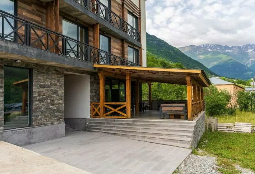 هتل Latveli Mestia