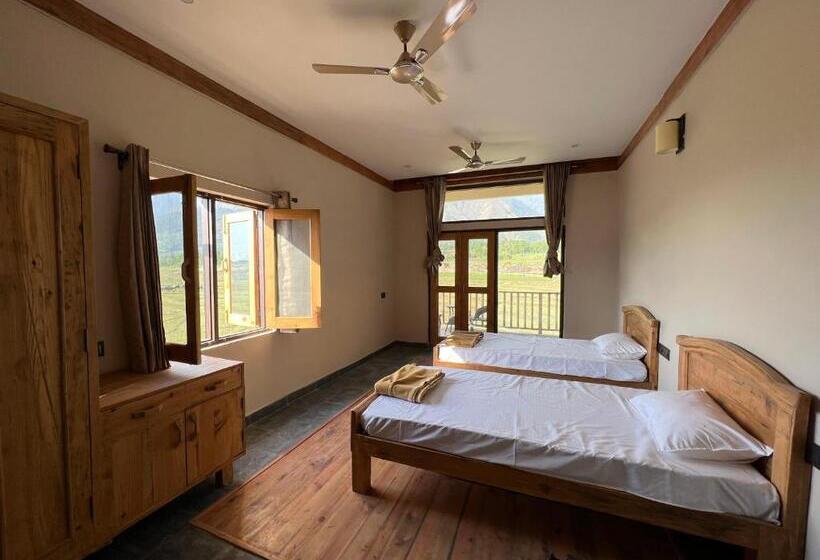 בית מלון כפרי Osho Himalayas Wellness Resort