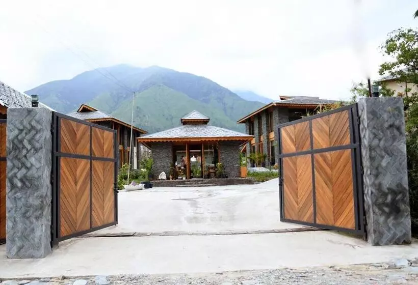 ホテル Osho Himalayas Wellness Resort