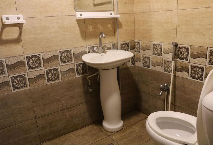 هتل Rysons Continental