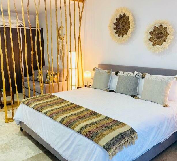 Chez Alam At Midtown 2