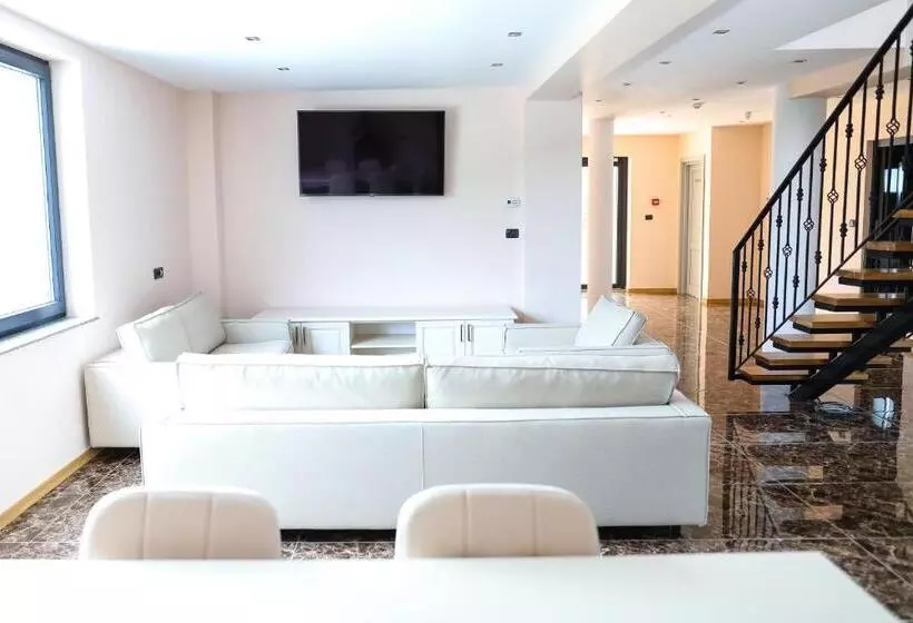 ペンション Casa 5ive