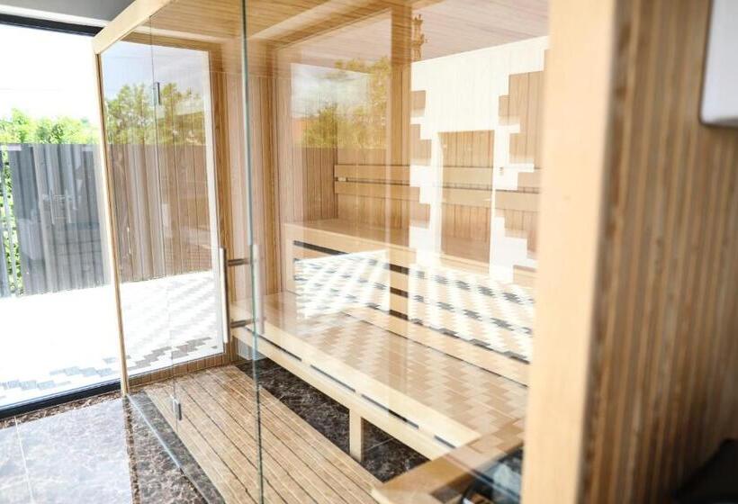 پانسیون Casa 5ive