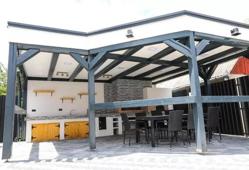 ペンション Casa 5ive