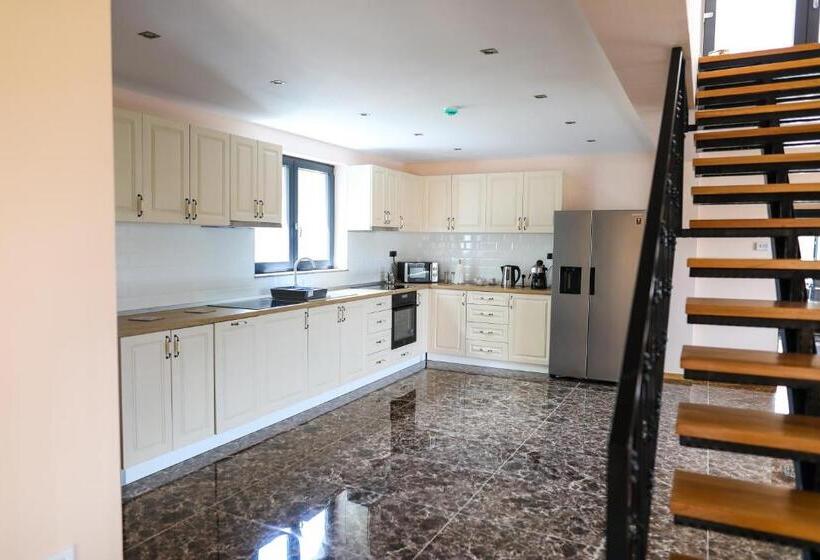 پانسیون Casa 5ive