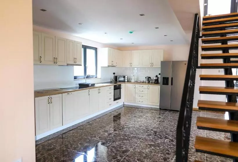 ペンション Casa 5ive