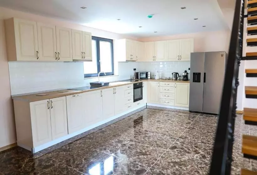 ペンション Casa 5ive