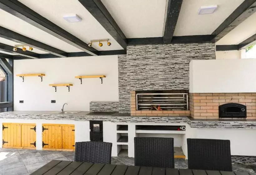 ペンション Casa 5ive