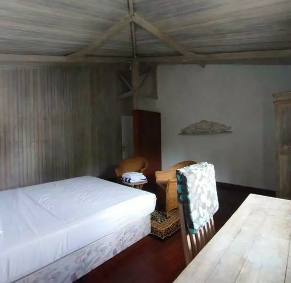 ペンション Room In A Nice Villa With Big Swimming Pool