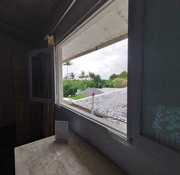 Пансион Room In A Nice Villa With Big Swimming Pool