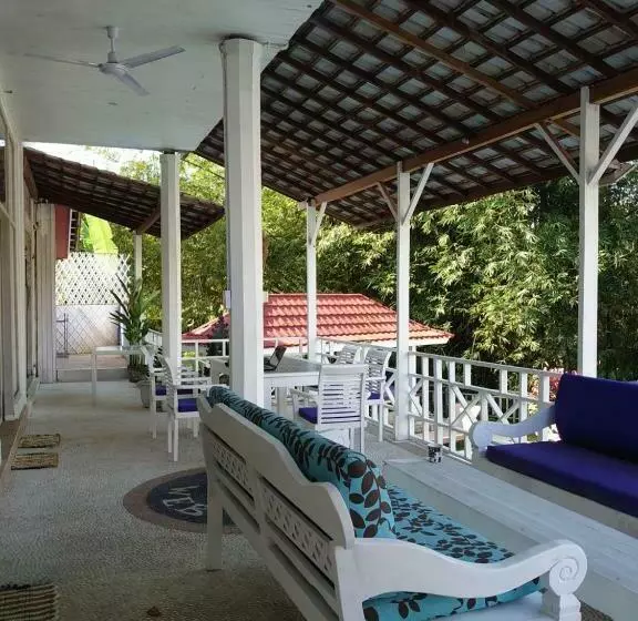 ペンション Room In A Nice Villa With Big Swimming Pool