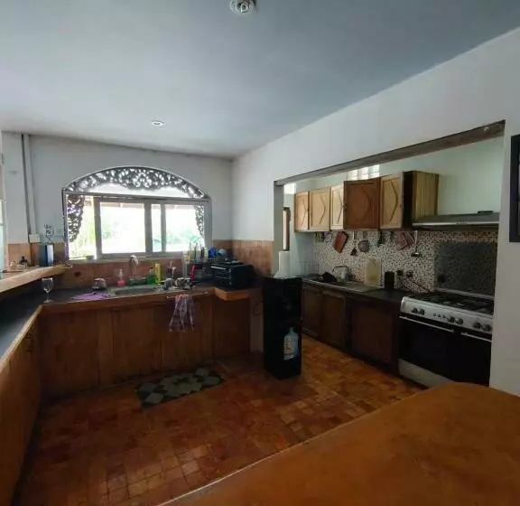 ペンション Room In A Nice Villa With Big Swimming Pool
