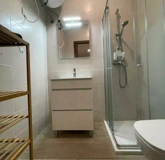 پانسیون City Center Properties   Modern & Spacious   Room 3