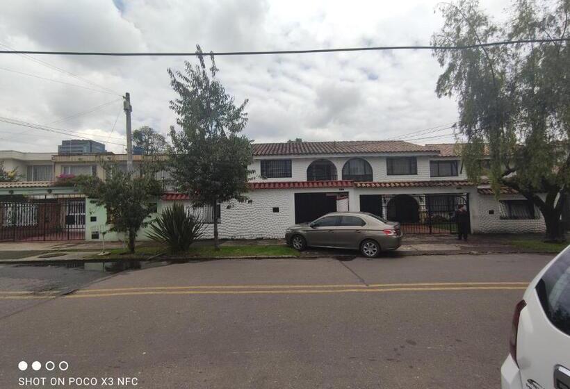 هاستل Bogotá Calle 100