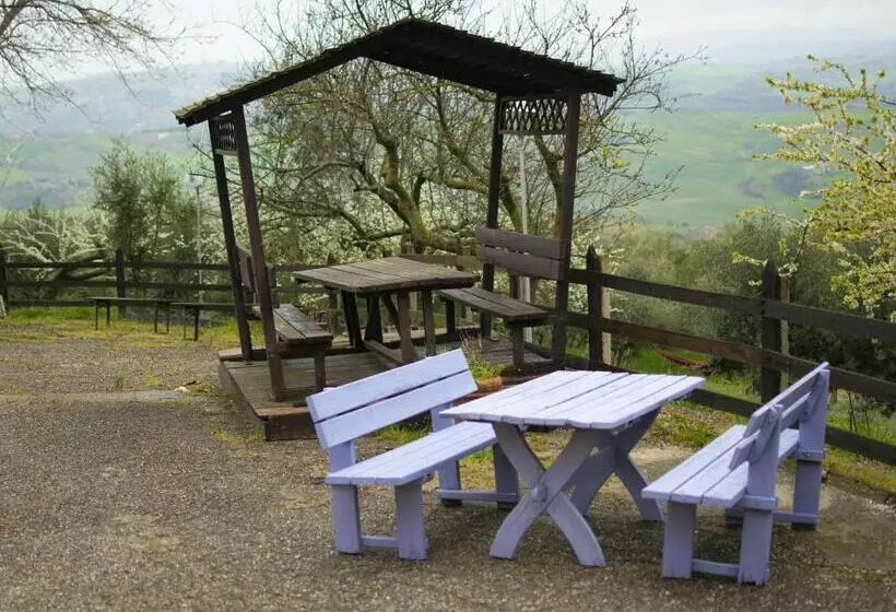 ベッドアンドブレックファースト la Quercia Del Cavaliere Agriturismo Tim