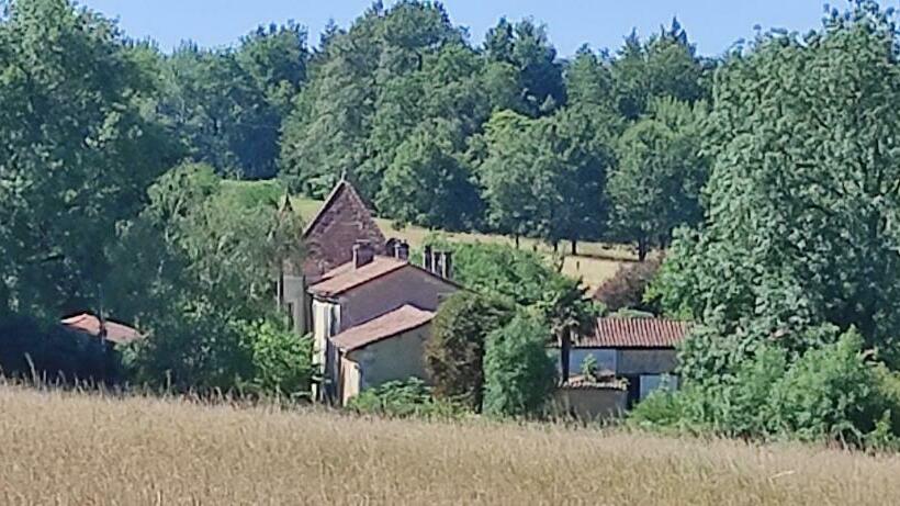 مبيت وإفطار Logis Du Poirier