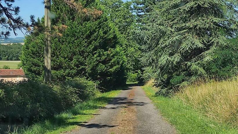 مبيت وإفطار Logis Du Poirier